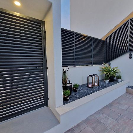 Apartman Marcelina 1 With Private Pool تروغير المظهر الخارجي الصورة